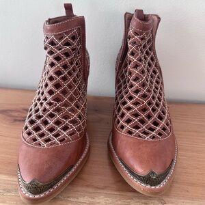 Jeffrey Campbell Women's Brown Woven Ankle Boots